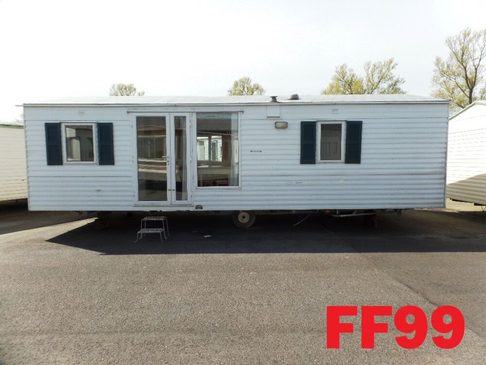 FF99 Willerby Cottage middenkamer