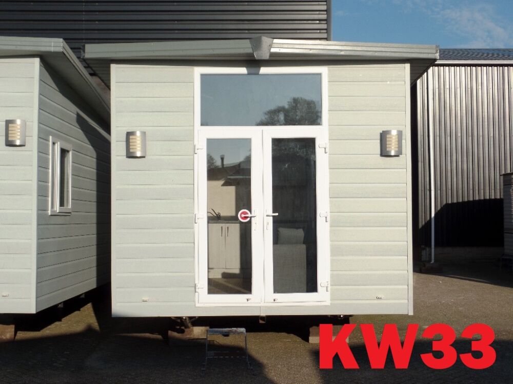 KW33 Strandhuisje